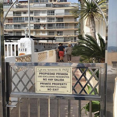 First Line Apartment With 3 Bedrooms And Seaviews Benidorm Luaran gambar