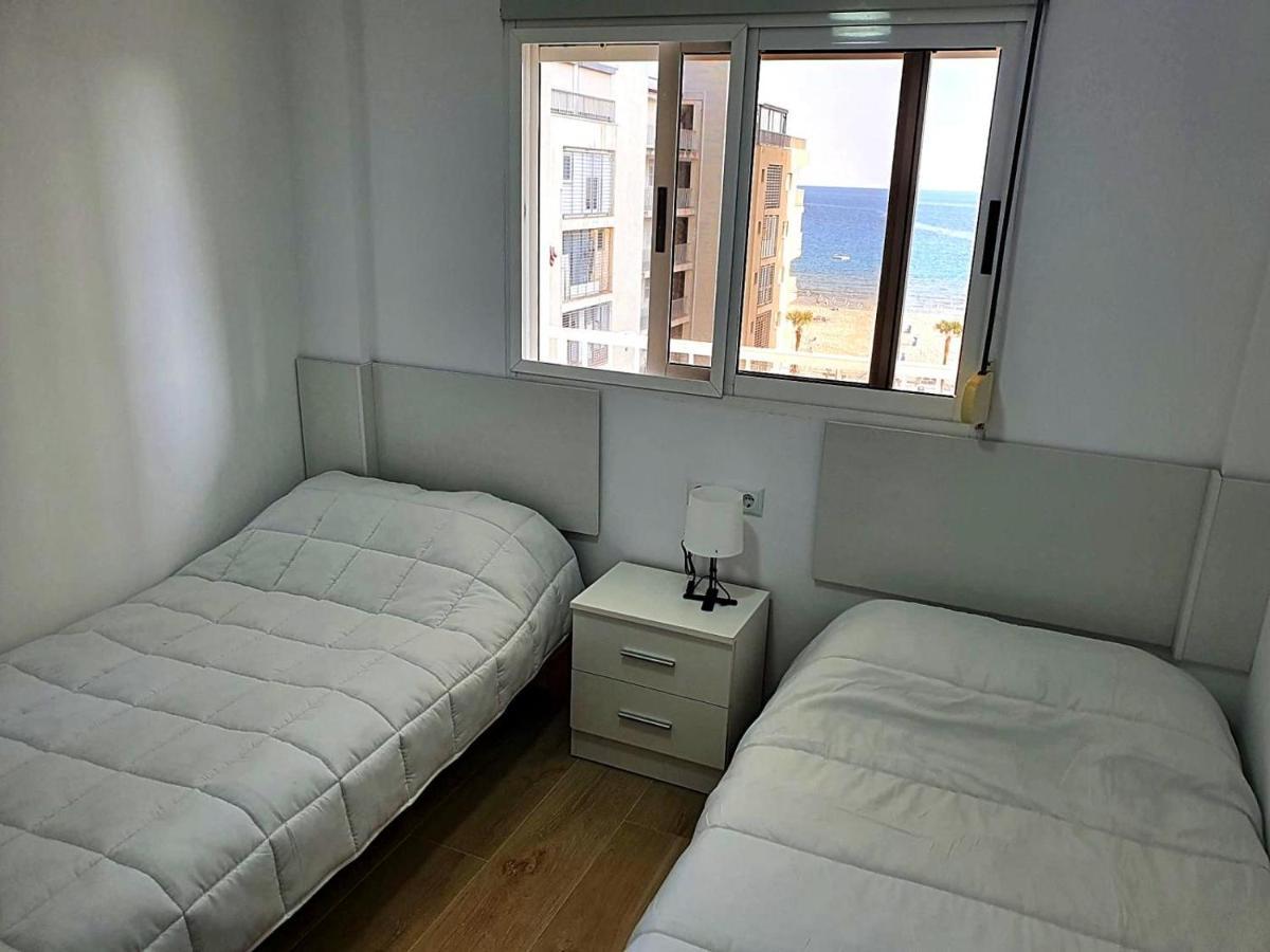First Line Apartment With 3 Bedrooms And Seaviews Benidorm Luaran gambar