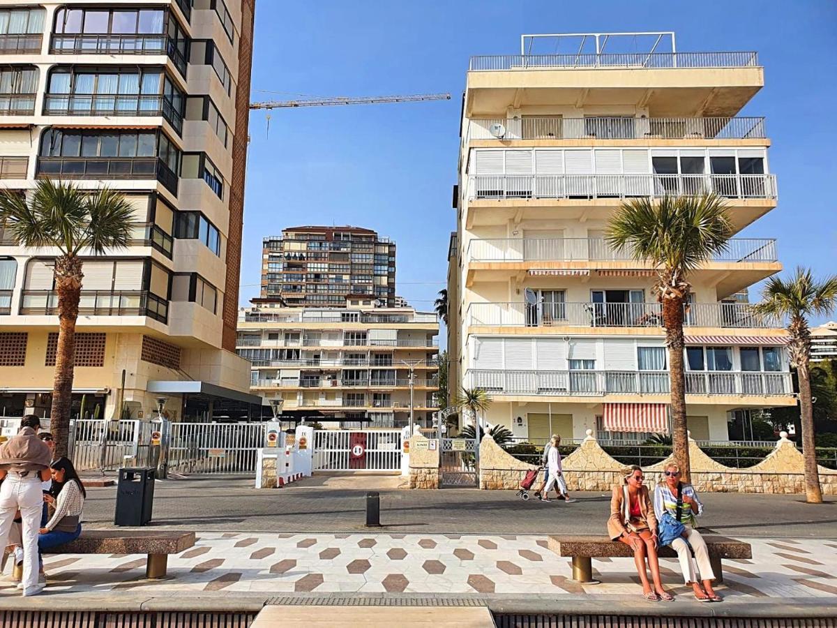First Line Apartment With 3 Bedrooms And Seaviews Benidorm Luaran gambar