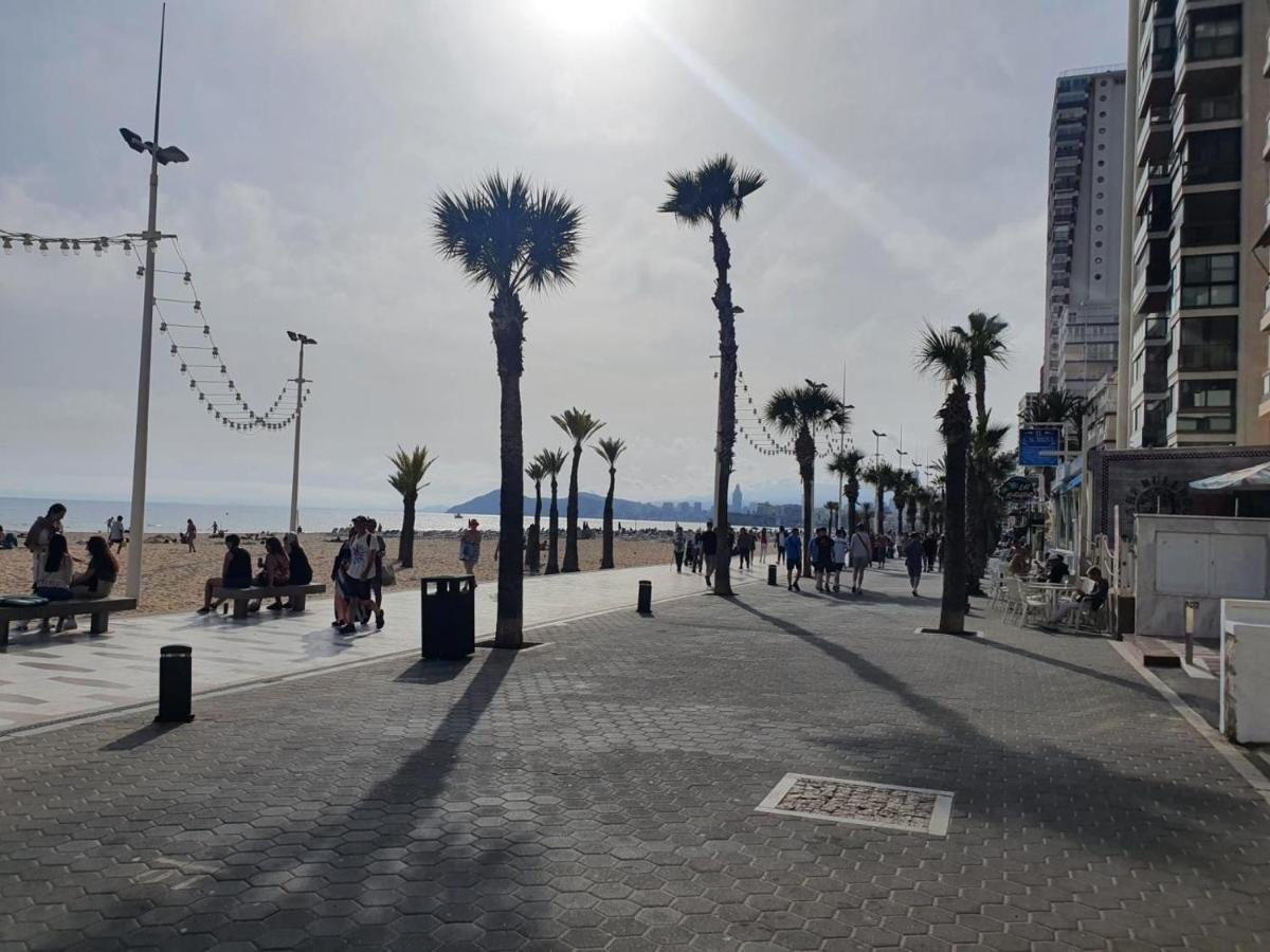 First Line Apartment With 3 Bedrooms And Seaviews Benidorm Luaran gambar